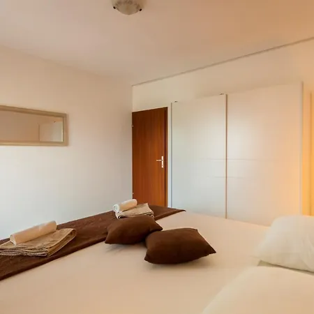 Apartamento Leni Krk Town