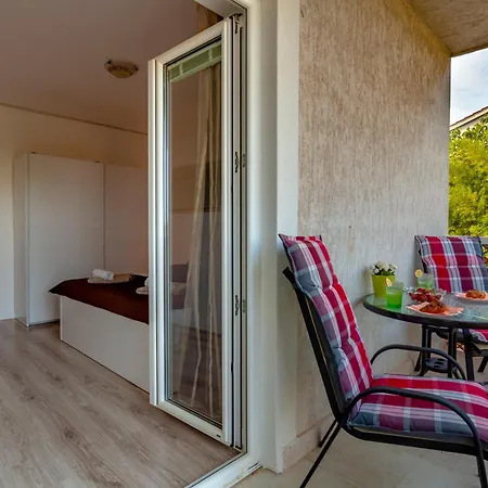 Leni Apartment