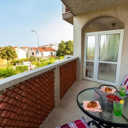 Leni Apartment Krk Town