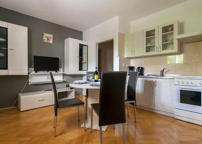 Leni Apartment
